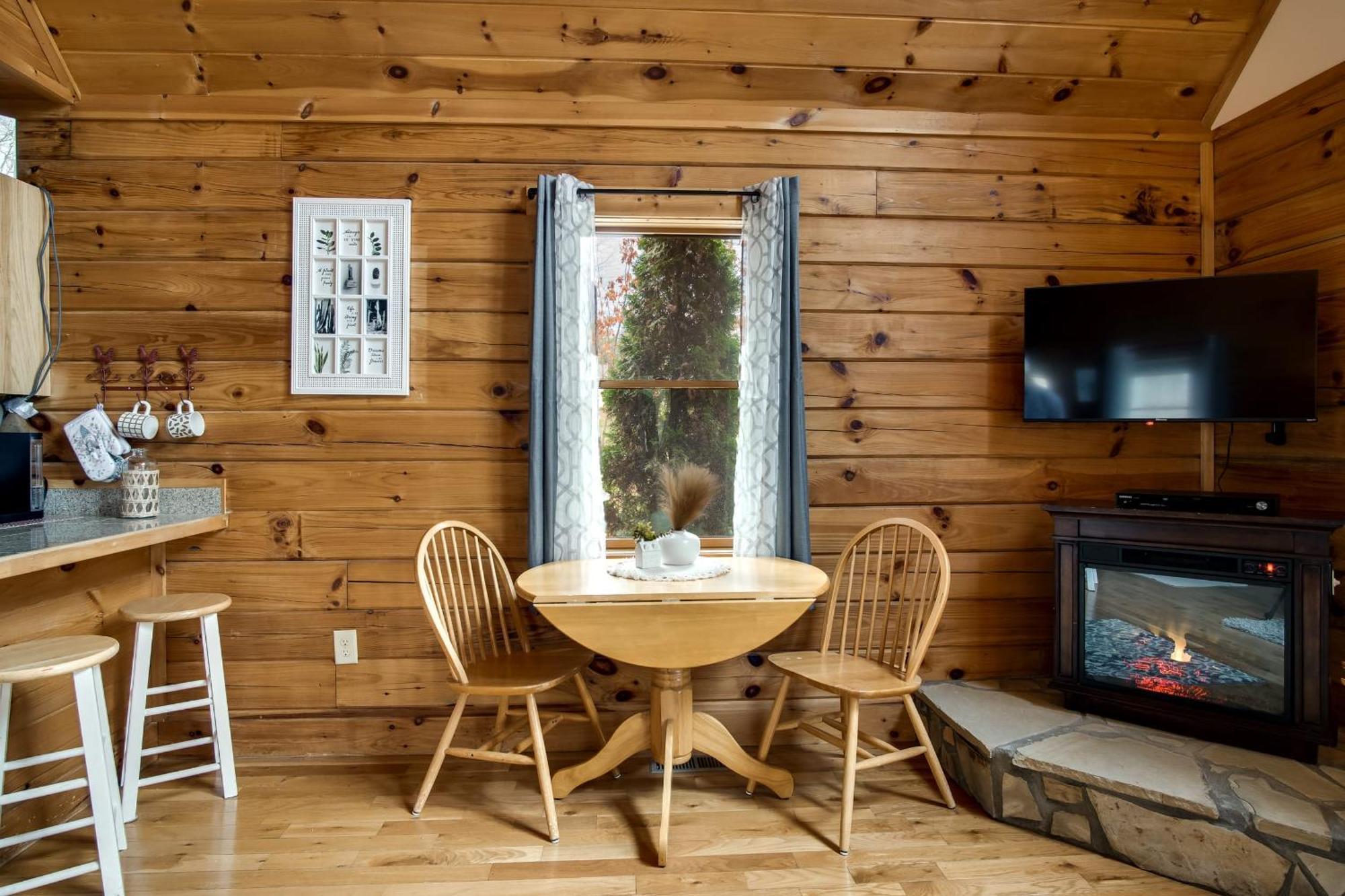 Cozy Retreat: Tiny Trotter *