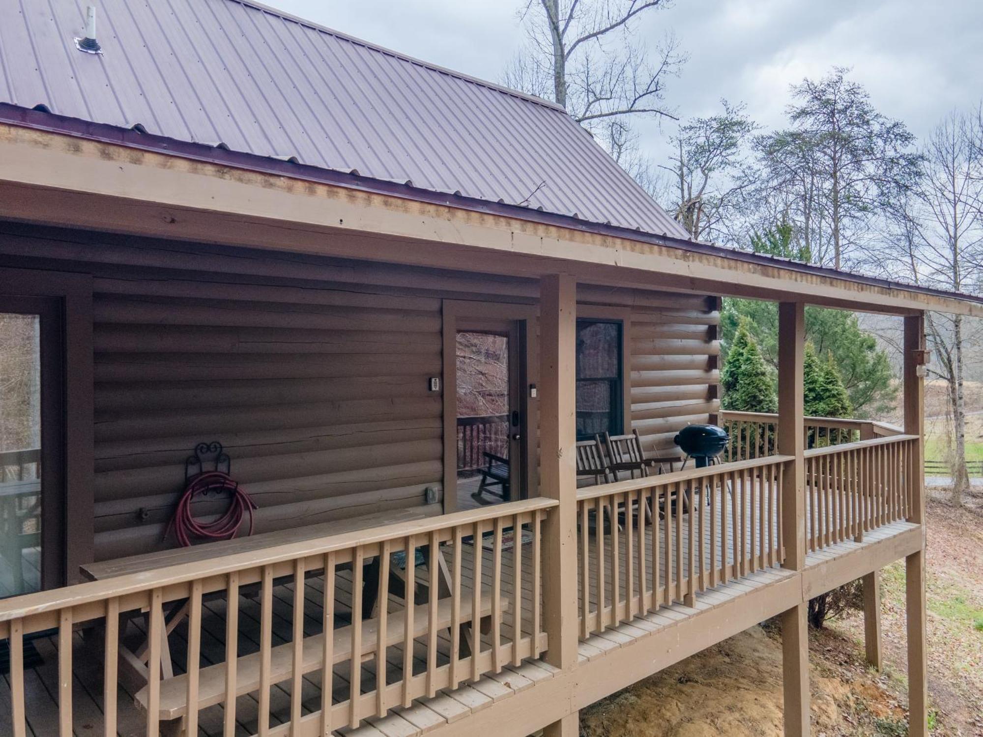 Cozy Retreat: Tiny Trotter